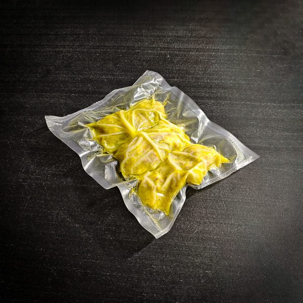 Involtini di verza, patate, salsiccia e scamorza affumicata